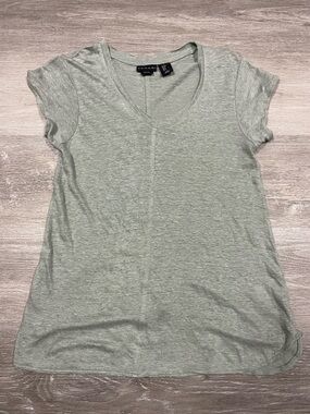 Tahari 100% Linen Sage Green V-Neck Short Sleeve Tee Women’s Size S